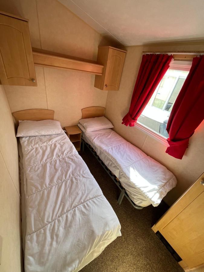 Dunlin 69 ~ California Cliffs Hotel Great Yarmouth Ngoại thất bức ảnh
